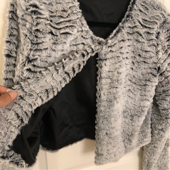 Motel Rocks Grey Fuzzy Fur Like new Eye catching Jacket medium Great condition - Picture 5 of 10